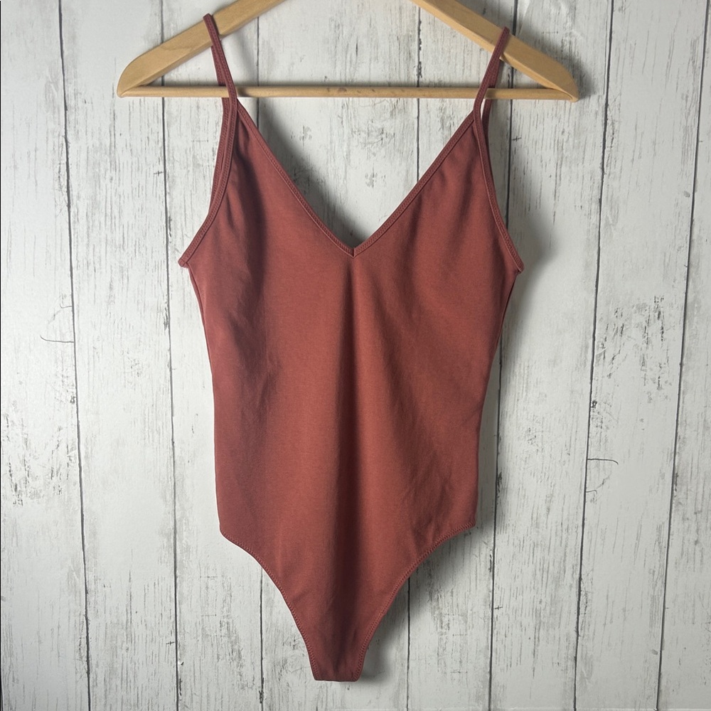 Aritzia Wilfred Free Brown Bodysuit Women’s Size Medium Minimalist Style